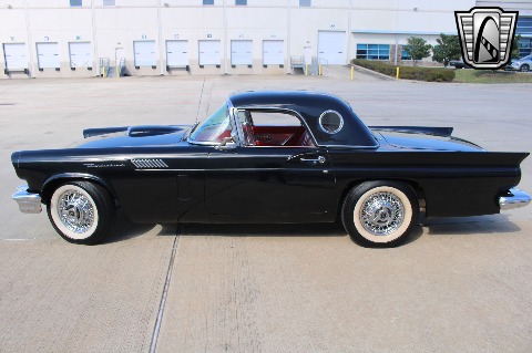 1957 Ford Thunderbird image 20