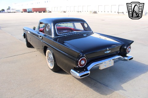 1957 Ford Thunderbird image 23