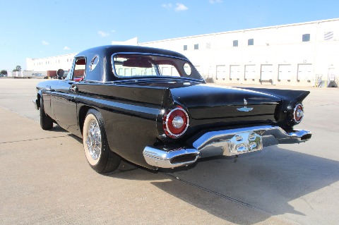 1957 Ford Thunderbird image 24