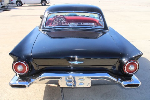 1957 Ford Thunderbird image 26