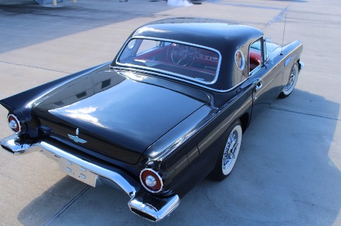 1957 Ford Thunderbird image 28