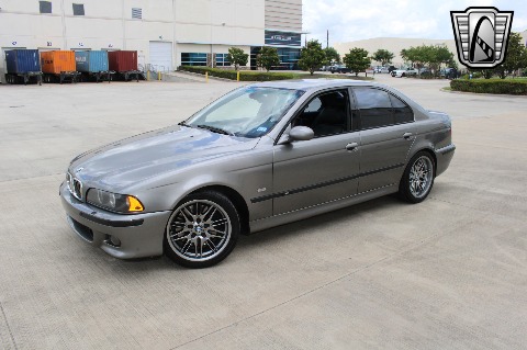 2002 BMW M5 image 3
