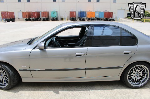 2002 BMW M5 image 32