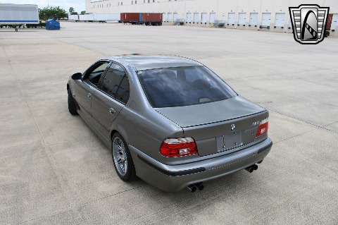 2002 BMW M5 image 7
