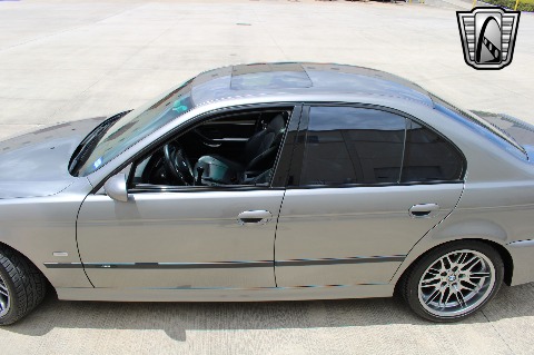 2002 BMW M5 image 33