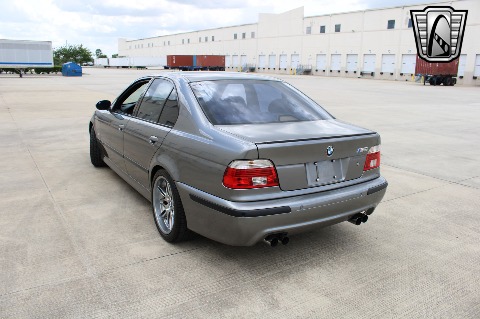 2002 BMW M5 image 8