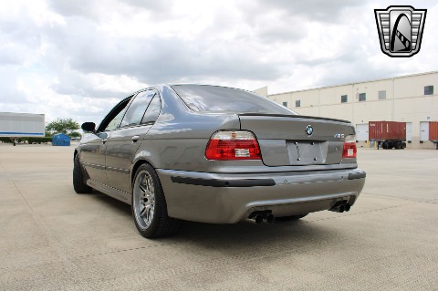 2002 BMW M5 image 9