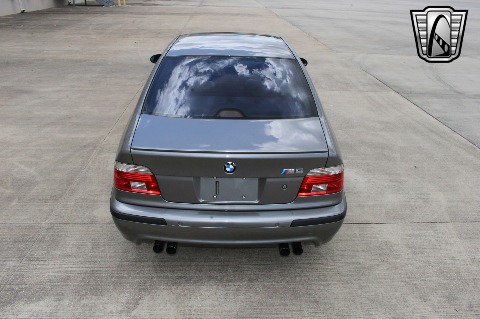 2002 BMW M5 image 10