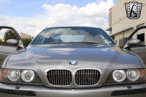 2002 BMW M5 image 142
