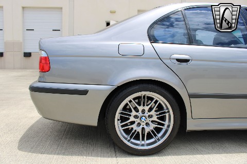 2002 BMW M5 image 40