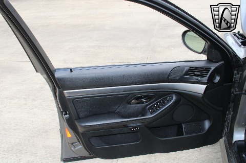 2002 BMW M5 image 93