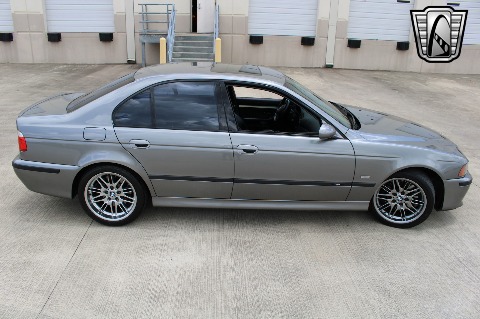 2002 BMW M5 image 16