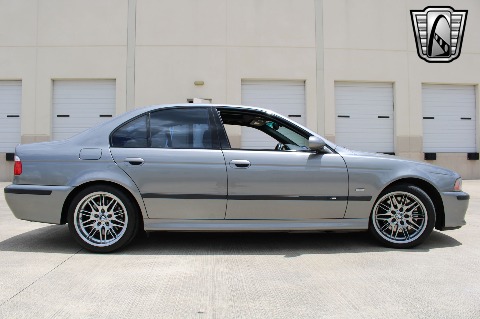 2002 BMW M5 image 18