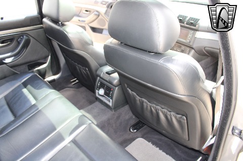 2002 BMW M5 image 124