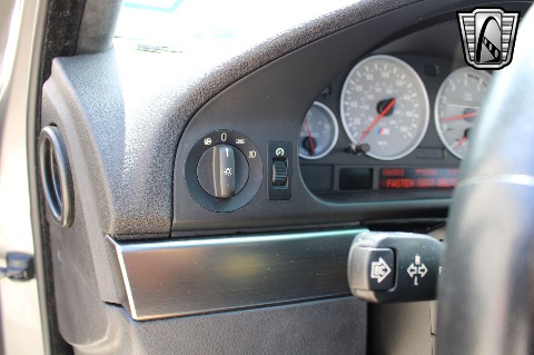 2002 BMW M5 image 101