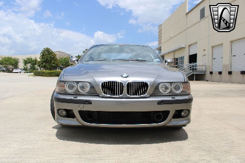 2002 BMW M5 image 24