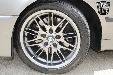 2002 BMW M5 image 28