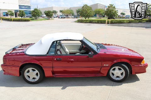 1993 Ford Mustang image 16