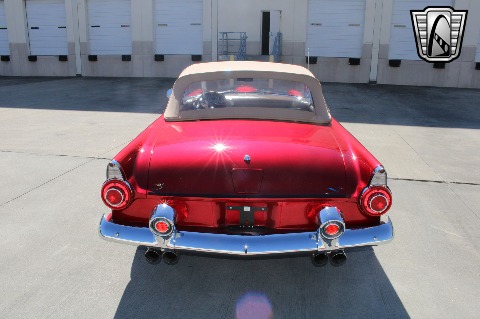 1956 Ford Thunderbird image 14