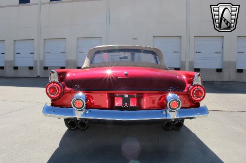 1956 Ford Thunderbird image 15