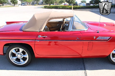 1956 Ford Thunderbird image 48