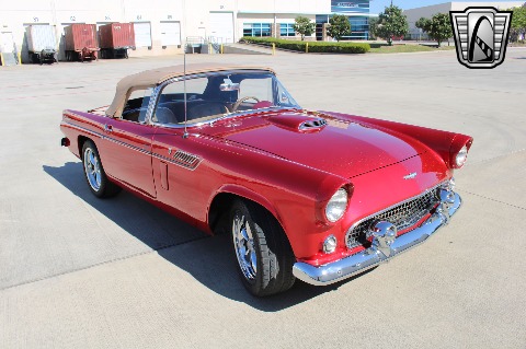 1956 Ford Thunderbird image 23