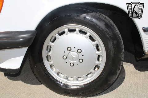 1986 Mercedes-Benz 560SL image 36