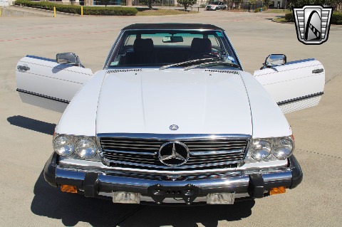 1986 Mercedes-Benz 560SL image 144
