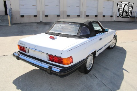 1986 Mercedes-Benz 560SL image 22
