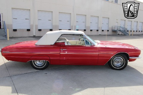 1966 Ford Thunderbird image 29