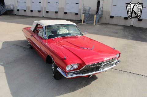 1966 Ford Thunderbird image 31