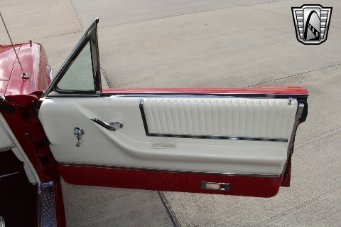 1966 Ford Thunderbird image 136