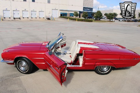 1966 Ford Thunderbird image 11