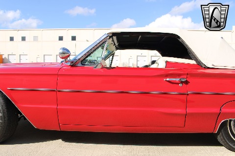 1966 Ford Thunderbird image 43