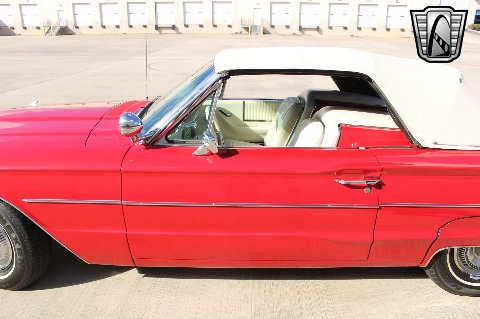 1966 Ford Thunderbird image 44