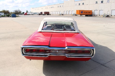 1966 Ford Thunderbird image 23