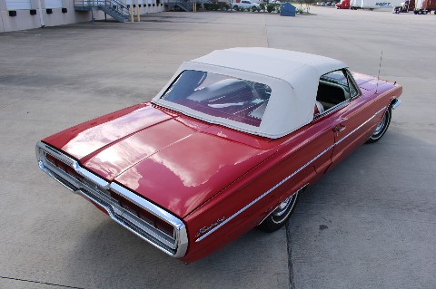 1966 Ford Thunderbird image 25