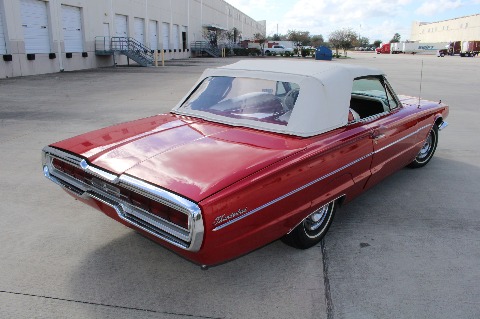 1966 Ford Thunderbird image 26