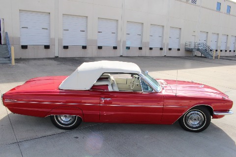 1966 Ford Thunderbird image 28
