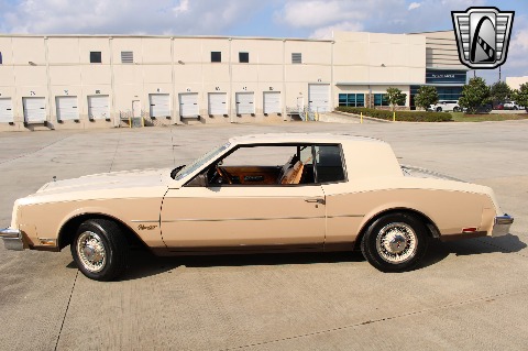 1983 Buick Riviera image 5