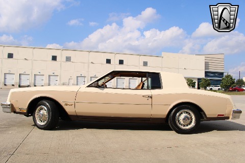 1983 Buick Riviera image 6