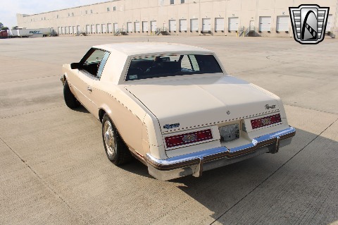 1983 Buick Riviera image 8
