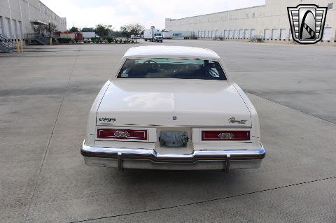 1983 Buick Riviera image 11