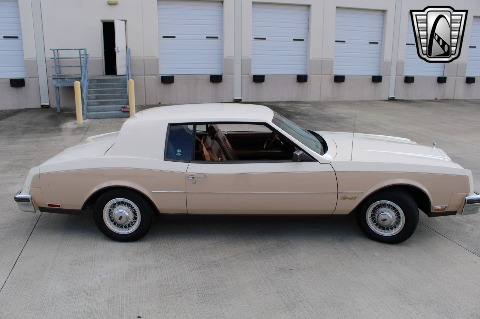 1983 Buick Riviera image 16