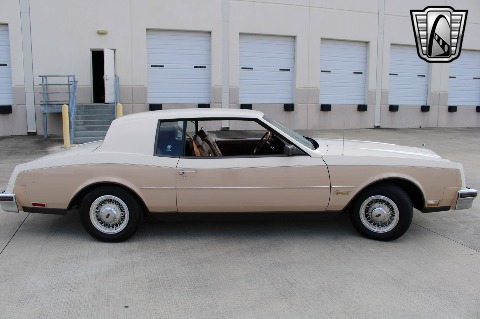 1983 Buick Riviera image 17