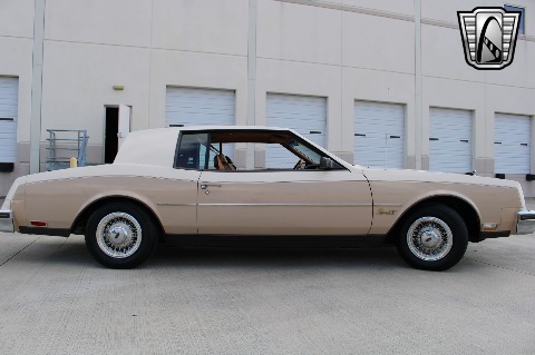 1983 Buick Riviera image 18