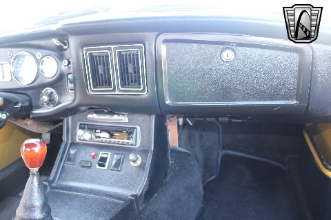 1974 MG MGB image 135