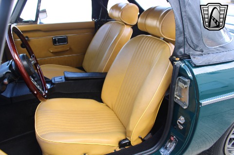 1974 MG MGB image 116