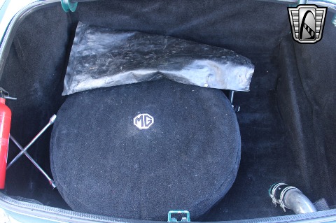 1974 MG MGB image 143