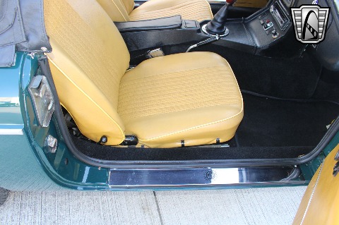 1974 MG MGB image 130